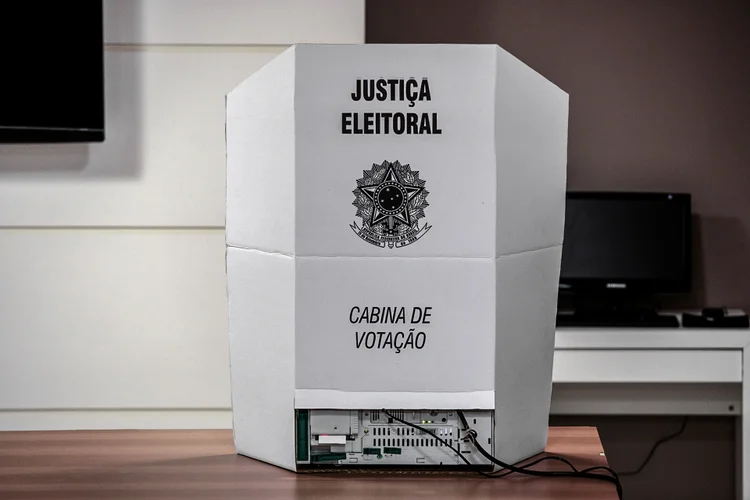 Posso votar para senador se eu estiver fora da minha cidade?