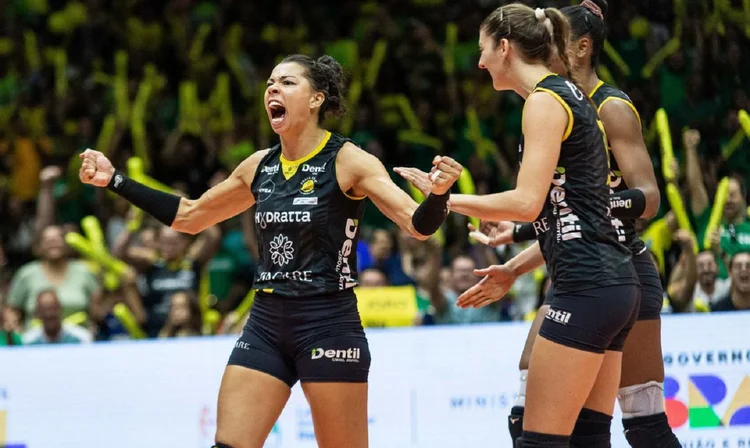 Praia Clube supera o Minas no Ibirapuera e é campeão da Superliga feminina