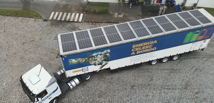 Projeto cria “power bank” gigante para reaproveitar baterias de carros elétricos