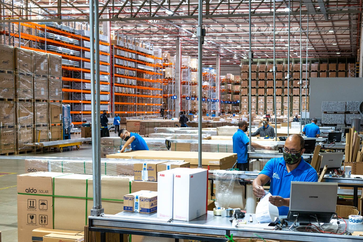 Protecionismo e R$ 14 bi: por que o governo Lula elevou imposto de eletrônicos importados