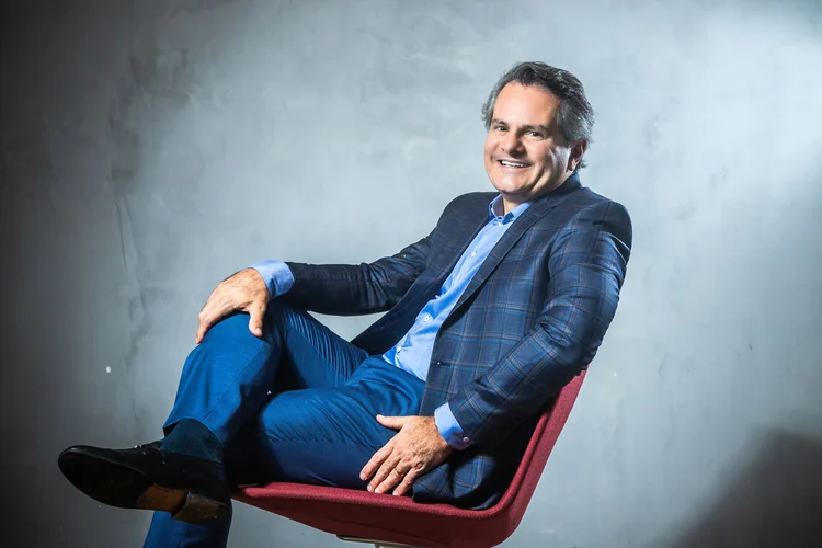 Psicólogo, piloto de avião e CEO: as 9 lições de liderança do presidente da Pague Menos