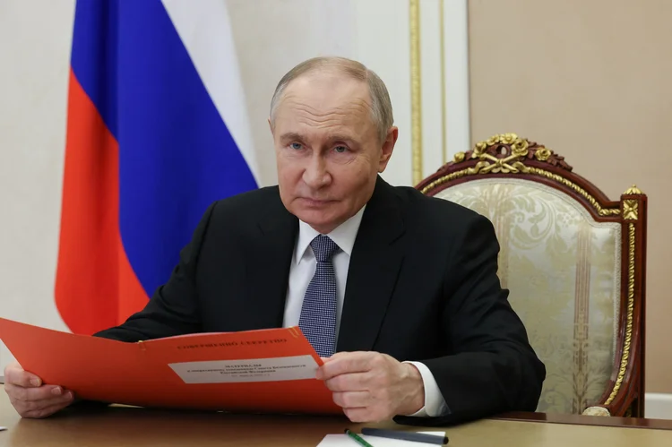 Putin recebe chanceler de Cuba em meio a crise de combustível