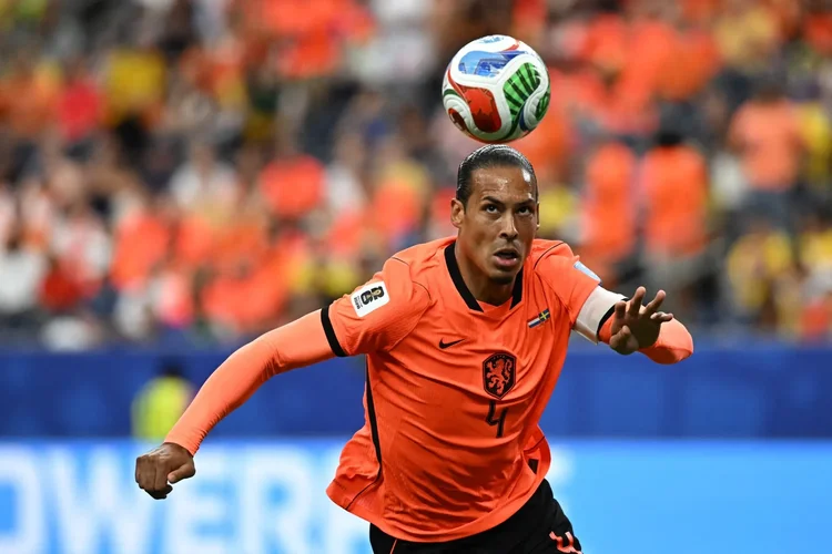 Qual foi o resultado do jogo da Holanda na Copa do Mundo ontem?