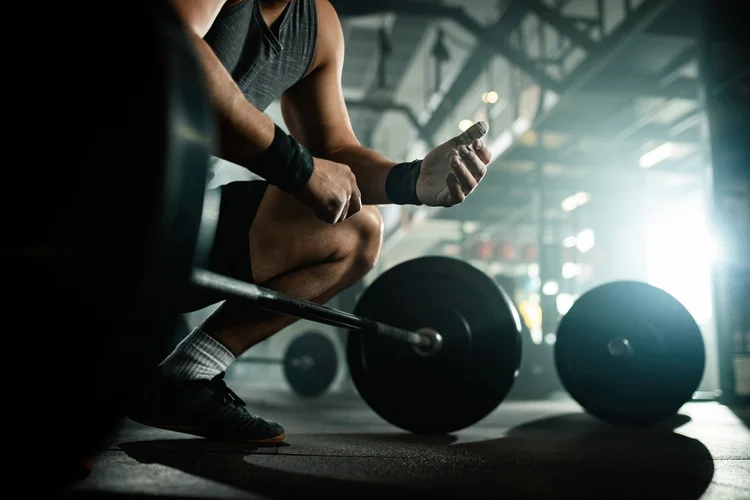 Quanto tempo de musculação é preciso para viver mais? Estudo traz resposta