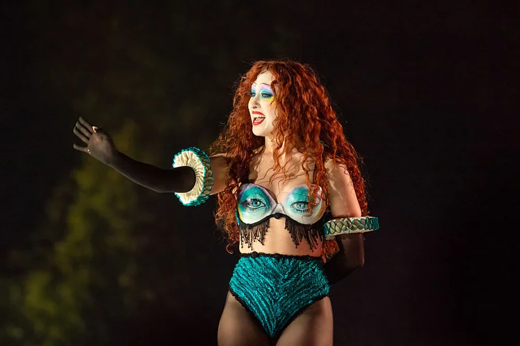 Quem é Chappell Roan, atração do Lollapalooza 2026 neste sábado