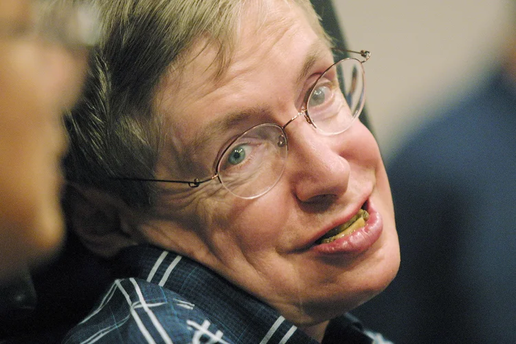 Quem foi Stephen Hawking? Cientista revolucionou estudos sobre buracos negros