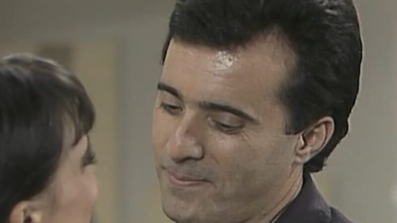 ‘Rainha da Sucata’: Edu fica obcecado em reconquistar Maria do Carmo e faz proposta