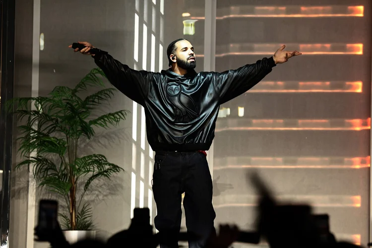 Rapper Drake pede liberdade para fundador da FTX em nova música