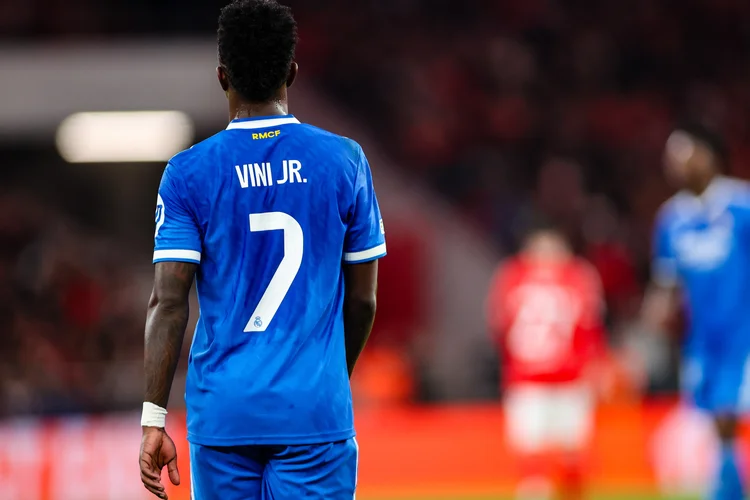 Real Madrid envia provas à UEFA após denúncia de racismo contra Vini Jr.