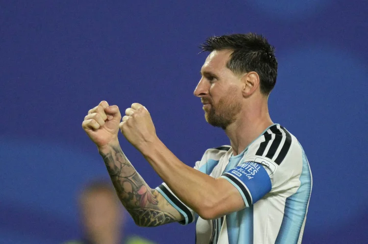 Recorde histórico e vaga nas oitavas: os presentes de aniversário de Messi