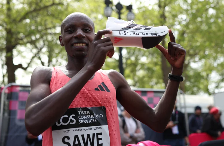 Recordistas da Maratona de Londres usavam tênis ultraleve da Adidas