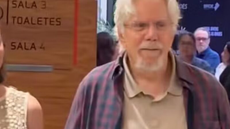 Reginaldo Faria aparece com namorada novinha de 49 anos de diferença e web reage: ‘É a neta’