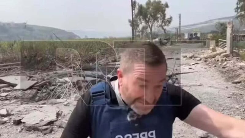 Repórter e cinegrafista quase são atingidos por míssil durante transmissão