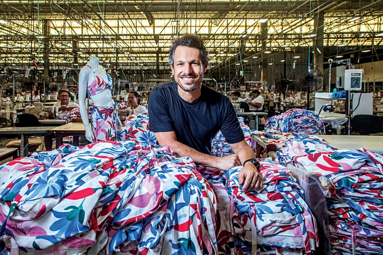 Riachuelo corta 60% dos químicos no jeans e avança em moda circular