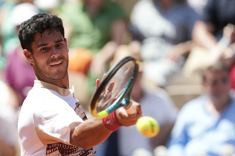 Roland Garros aplica multa recorde após fala machista contra árbitra brasileira