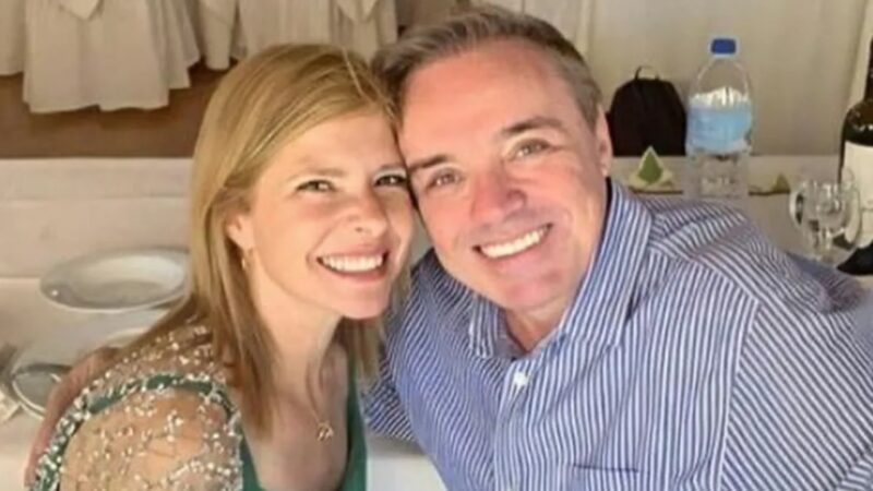 Rose Miriam, viúva de Gugu, surpreende ao postar foto antiga do famoso com os filhos: ‘Li na bíblia’