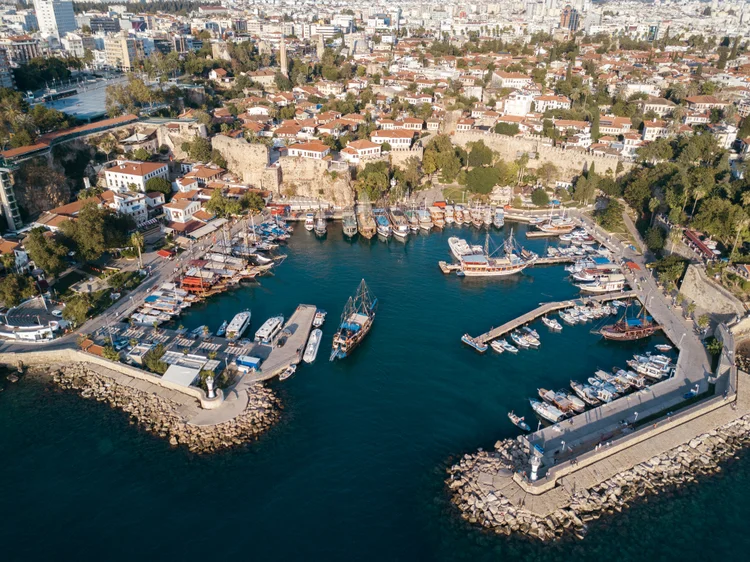 Rumo à Turquia: “COP do Futuro” estreia sem metas concretas em carta inaugural da COP31