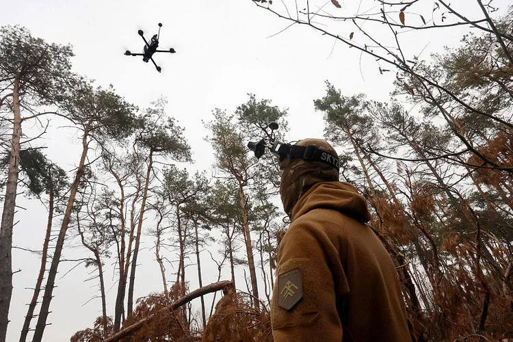 Rússia diz que drone ucraniano atingiu maior usina nuclear da Europa