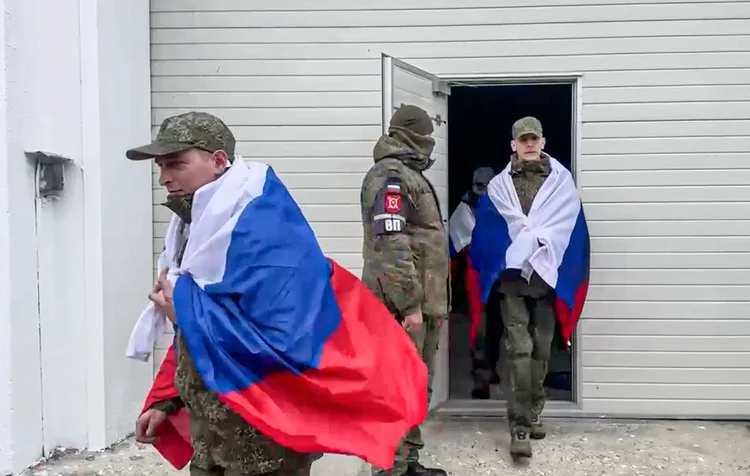 Rússia e Ucrânia trocam 350 prisioneiros antes de trégua de Páscoa