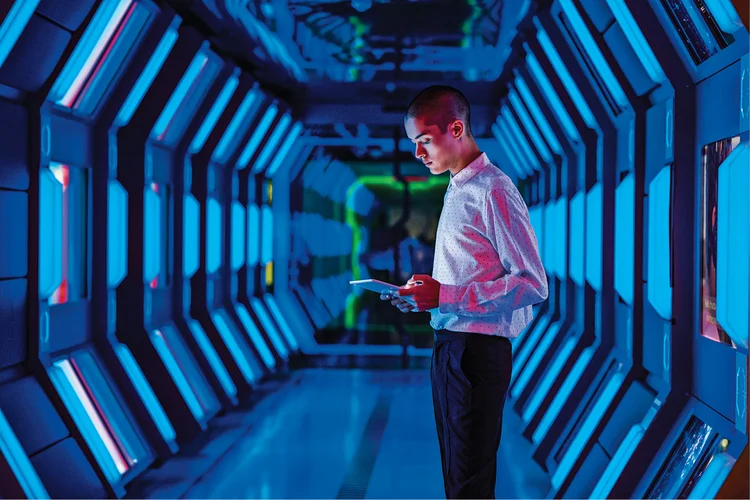 Salário de engenheiro de IA em 2026: quanto é e o que faz quem trabalha com inteligência artificial?