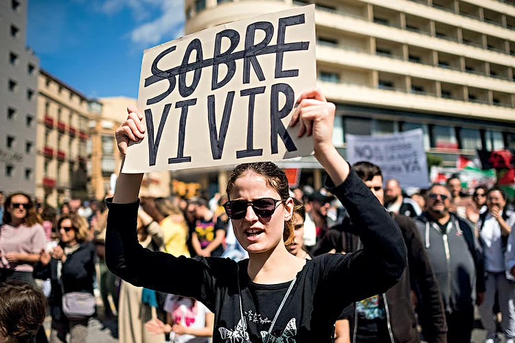 Salário mínimo sobe acima da renda média em vários países e gera alerta