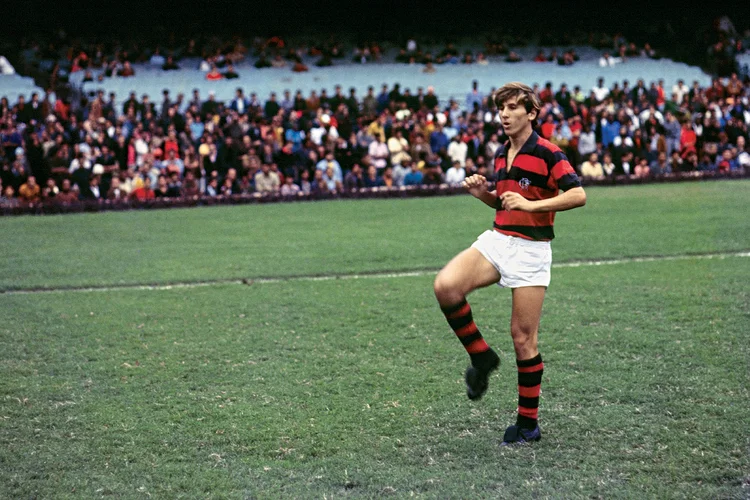 Samurai de Quintino: Zico revela acervo inédito em documentário sobre sua trajetória