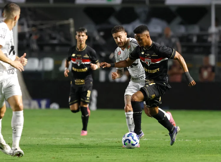 Santos x São Paulo: qual é o horário e onde assistir ao jogo do Brasileirão hoje?