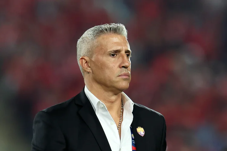 São Paulo anuncia demissão de Crespo