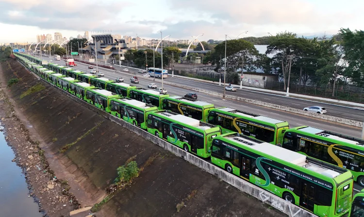 São Paulo investe R$ 6,5 bilhões e entrega 500 novos ônibus elétricos