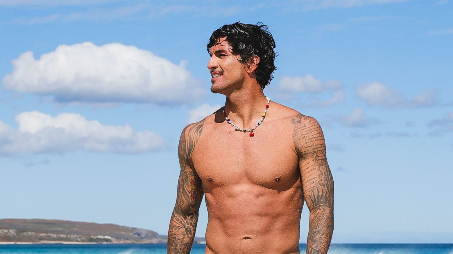 Sarado! Gabriel Medina estrela ensaio só de cueca; confira as fotos