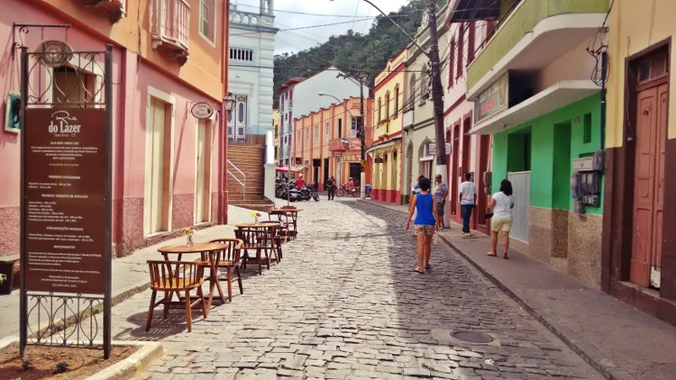 SC ou ES: disputa no Congresso debate qual é a 'primeira cidade italiana' do Brasil