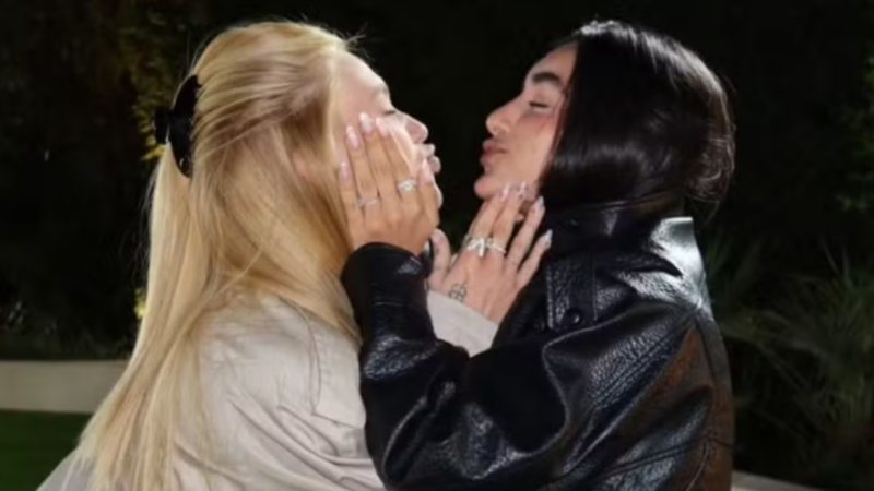 Se pegaram? Virginia parabeniza amiga com quem já teve boatos de affair