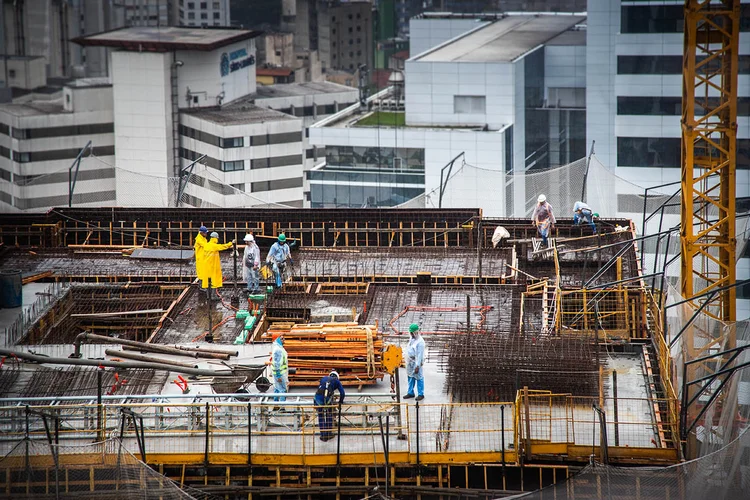Seguradoras e bancos atrasam avanço da sustentabilidade na construção, diz setor