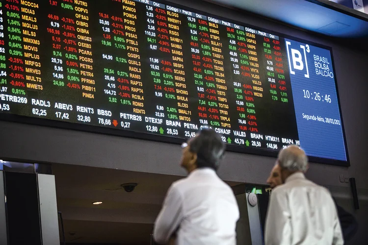 Selic em 14,25%: vale aumentar os investimentos em ações?