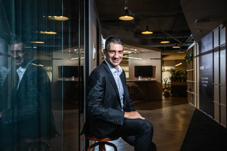 Sem medo dos juros altos, Casas Bahia quer ampliar crediário digital