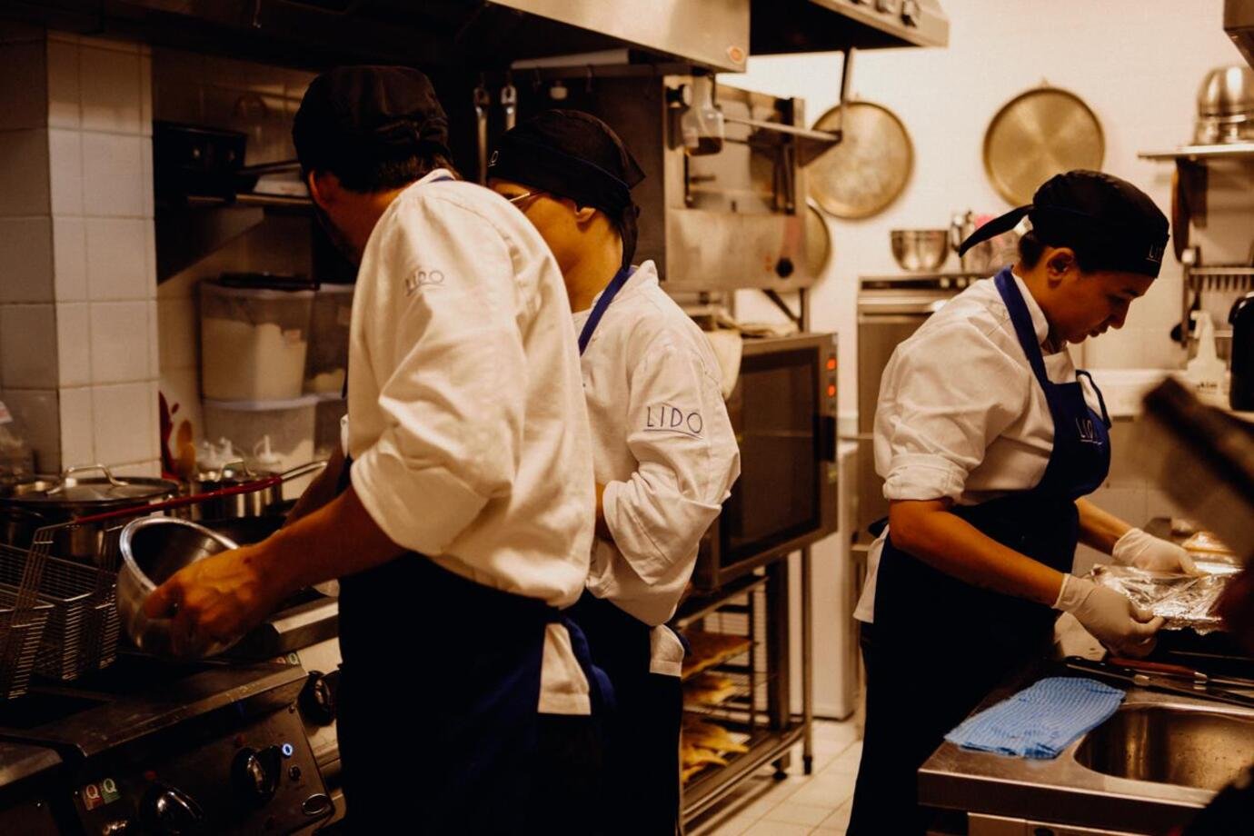 Sem saber cozinhar, ele salvou restaurante falido e hoje fatura US$ 5 milhões por ano