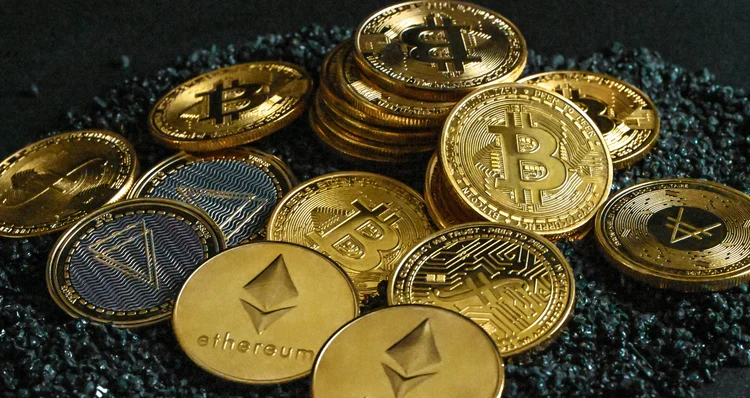 Senadora dos EUA diz que regulação de criptoativos será analisada em maio