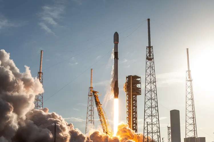 SpaceX envolve até 21 bancos no possível maior IPO da história — e um deles é brasileiro
