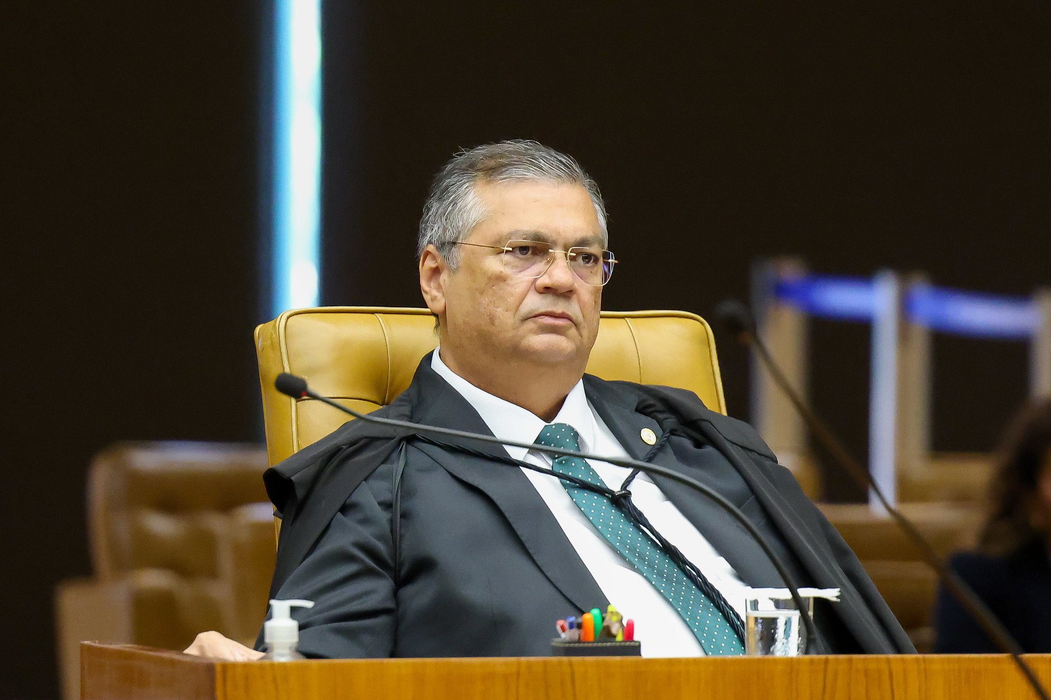 STF aprova limite de penduricalhos a 35% do salário de ministros da Corte
