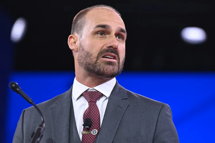 STF formaliza abertura de ação pena contra Eduardo Bolsonaro