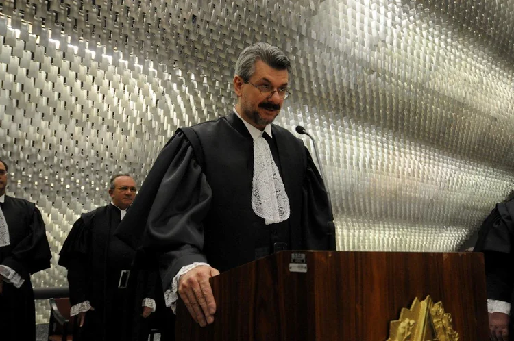 STJ determina afastamento de ministro Marco Buzzi por acusação de importunação sexual