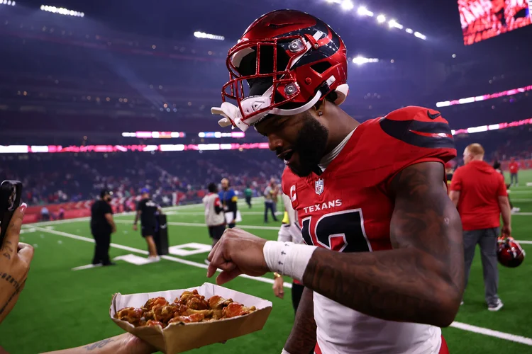 Super Bowl: 3 horas de jogo e 1,5 bilhão de asas de frango no prato dos EUA