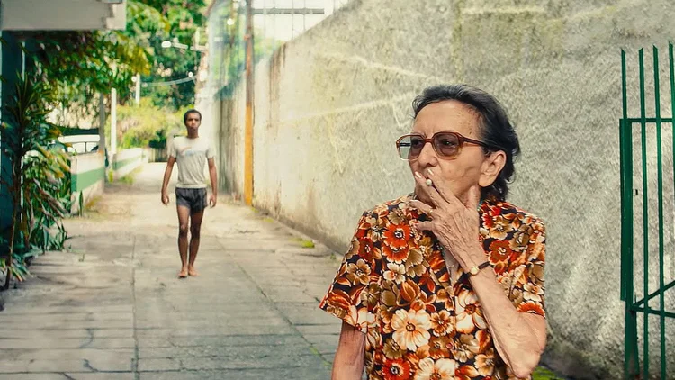 Tânia Maria volta a produzir tapetes após ‘O Agente Secreto’