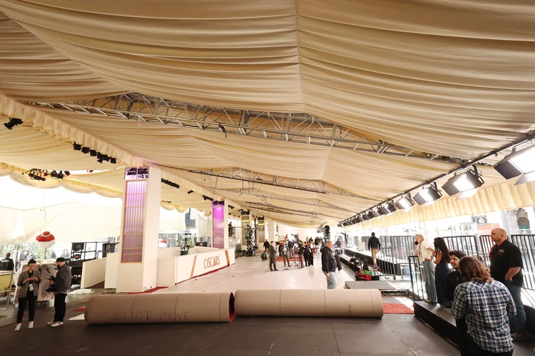 Tapete vermelho e camelôs: a nada glamorosa Los Angeles na semana do Oscar