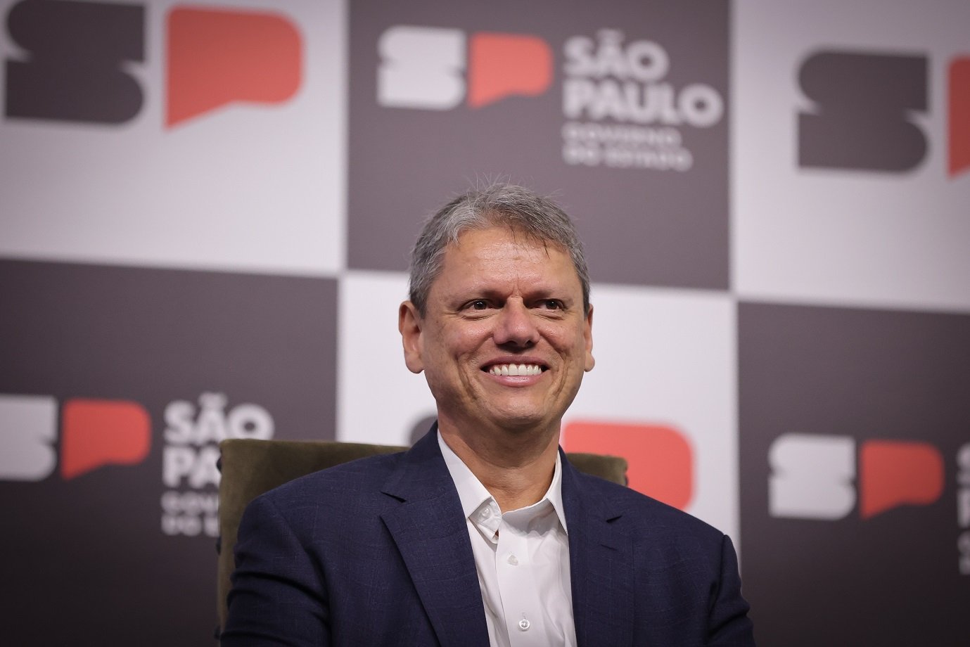 Tarcísio diz que deve aderir à proposta do governo Lula para conter alta do preço do diesel