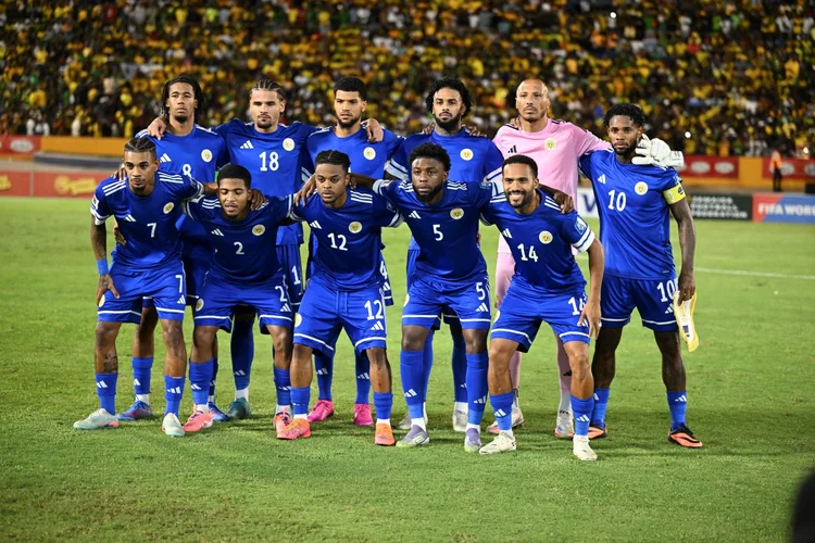 Tem vaga? A um mês da Copa, seleção estreante busca treinador