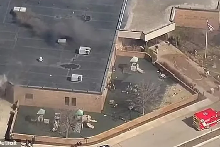 Templo judaico é alvo de ataque com carro e disparos nos EUA; suspeito foi morto