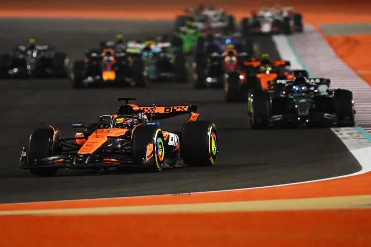 Temporada da F1 começa hoje; veja horário e onde assistir ao primeiro treino