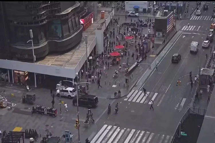 Tiros são ouvidos na Times Square, em Nova York; suspeito é preso