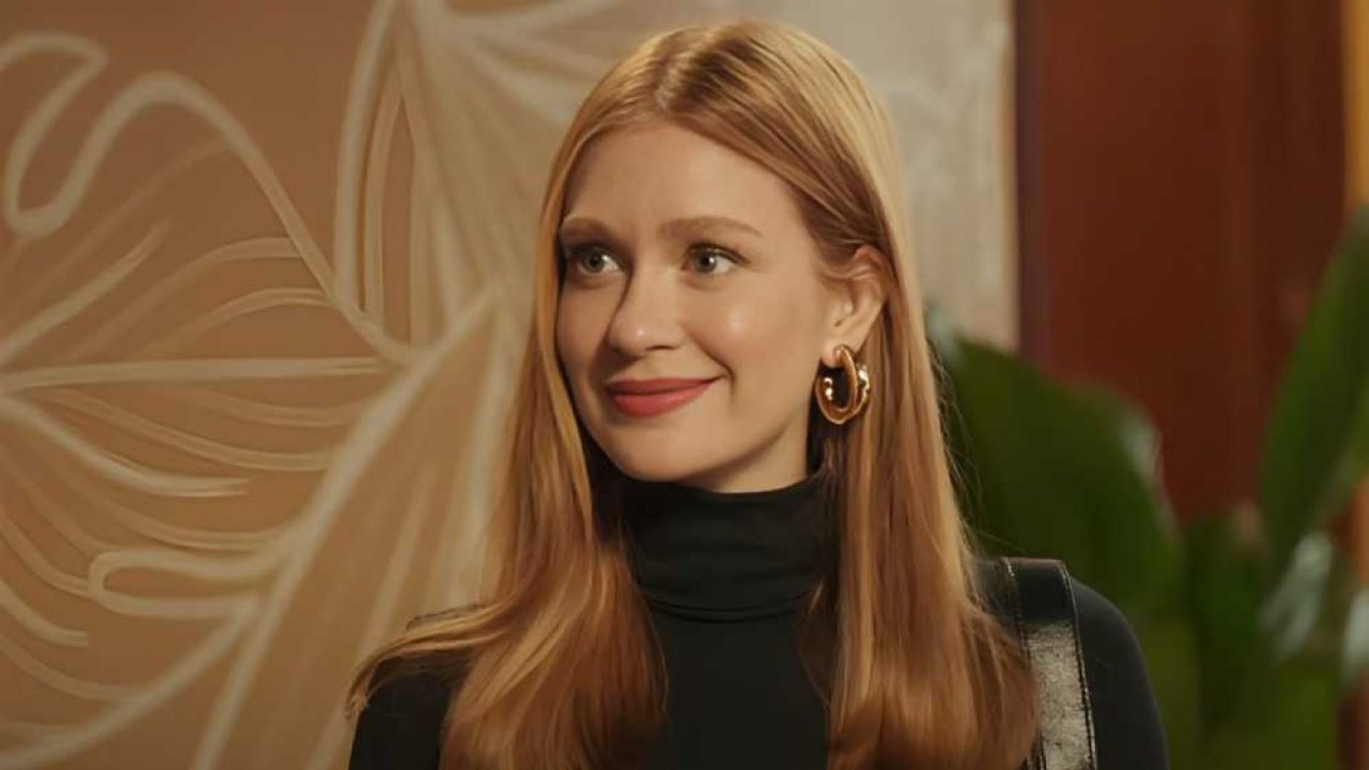 Toda de preto, Marina Ruy Barbosa dá o que falar em exposição: ‘Nossa’